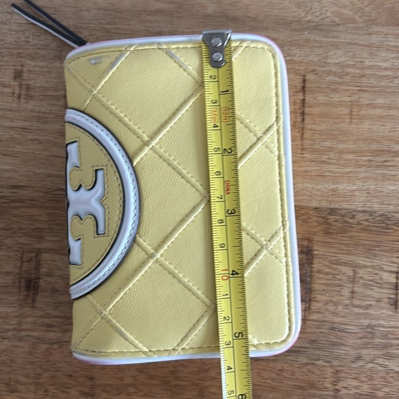 Tory Burch Small Fleming Soft Patent Leather Border Yellow Wallet - Picture 14 of 14